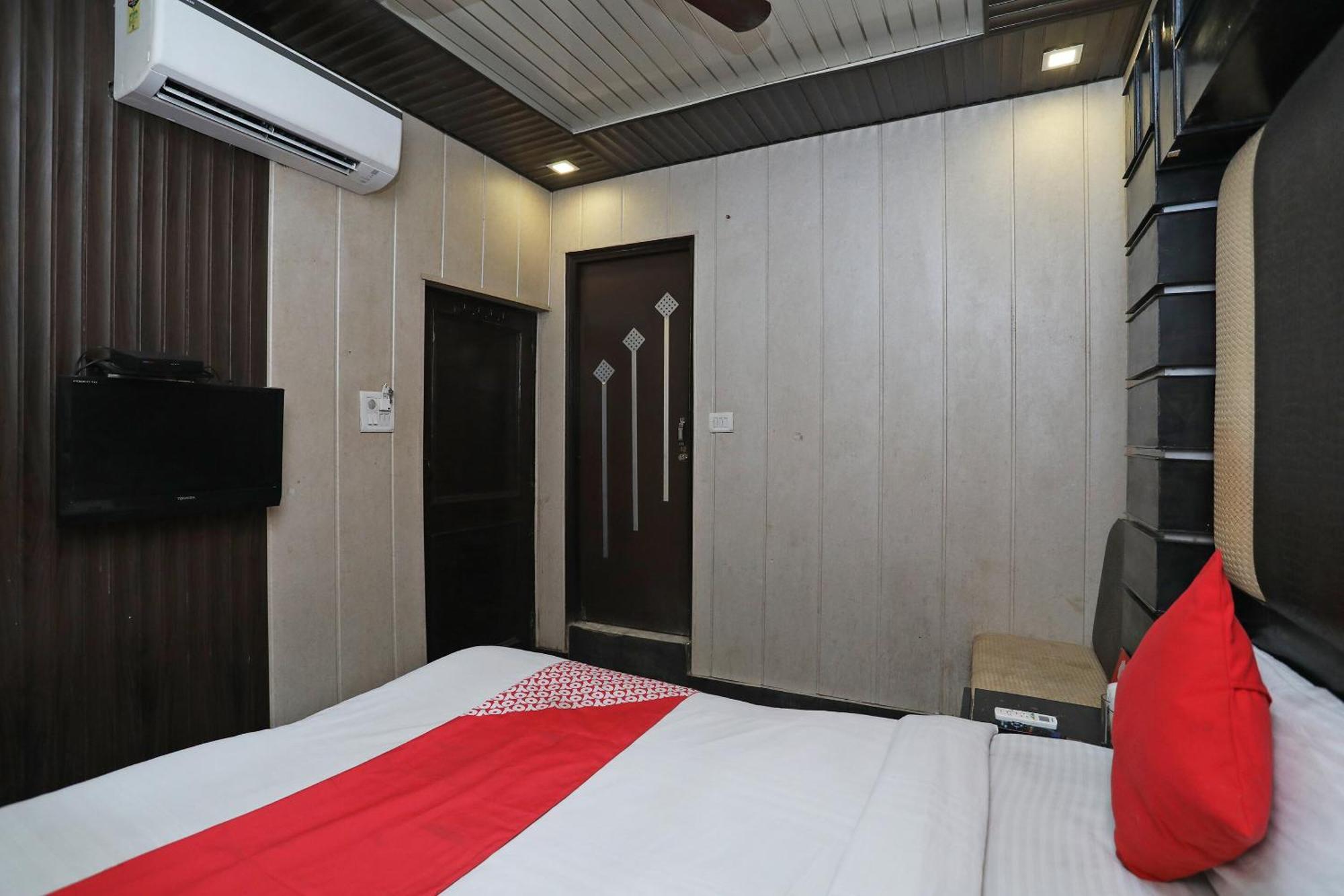 Hotel O Shri Sai International New Delhi